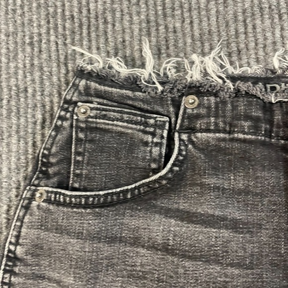 Arizona Jeans Shorts Womens 5 Black Denim Distressed Cut Off‎ Fringe Mid 24x2 - Picture 5 of 14